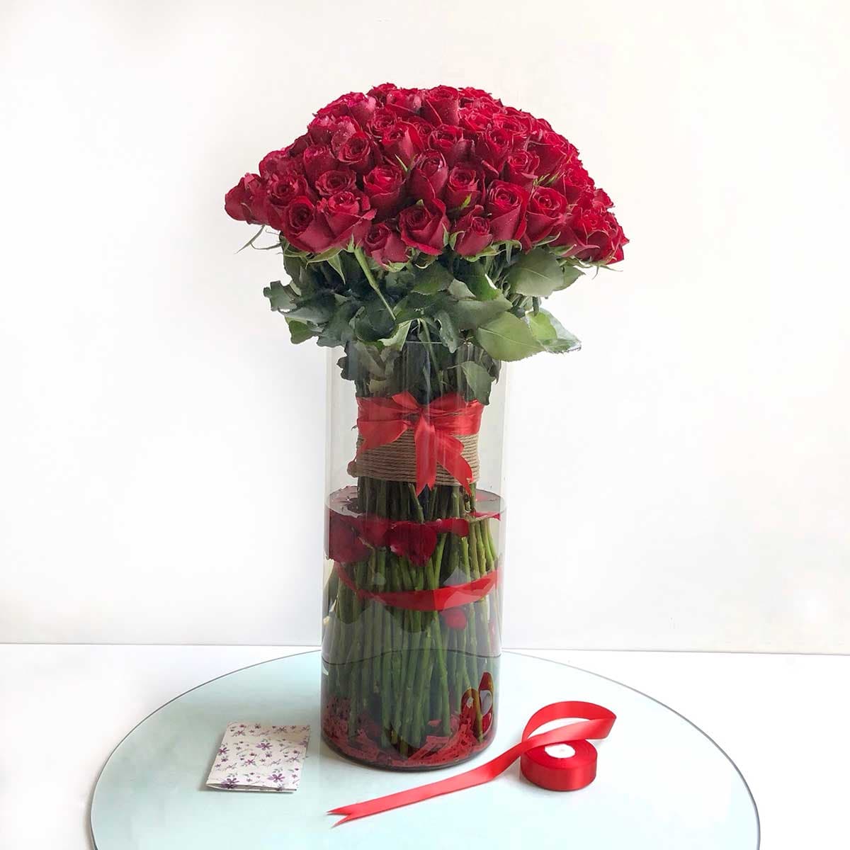 دسته گل رز قرمز 80 شاخه در گلدان کد S94
